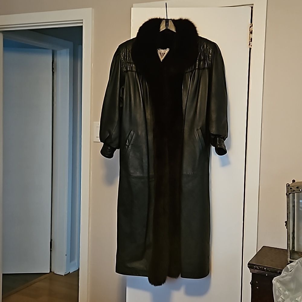 Vintage J.Percy for Marvin Richards black leather coat with fox lining
